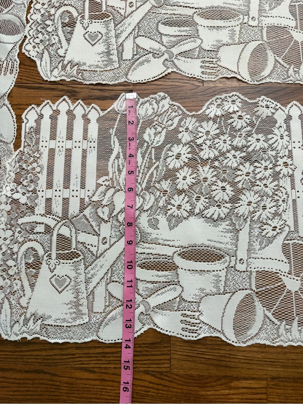 Vintage White Lace Placemats Garden Watering Can Flowers Kitchen Decor Set of 6